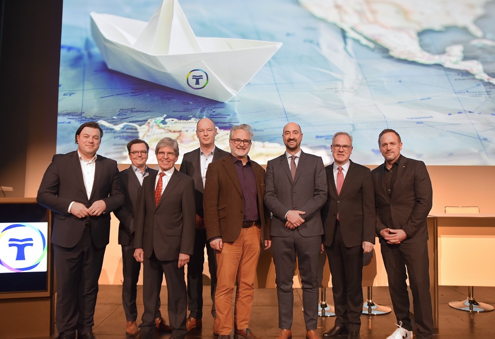 Foto: Das Direktorium der St. Barbara-Klinik Hamm GmbH und der Vorstand der St. Franziskus-Stiftung Münster verabschiedeten Priv.-Doz. Dr. Ansgar Röhrborn (3.v.l.) und Dr. Dr. Heinz Dürk (7.v.l.) in den wohlverdienten Ruhestand und begrüßten Dr. Andreas Hilbig-Cordes (6.v.l.) als neuen Chefarzt der Klinik für Hämatologie und Onkologie (Foto: St. Barbara-Klinik Hamm GmbH). 