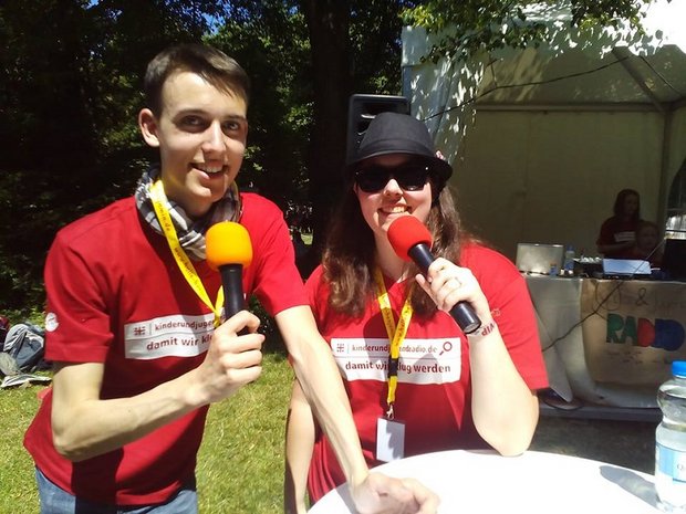 04.06.2015 Simon Brinkmann und Madeleine Luhmann "On Air" auf dem Deutschen Evangelischen Kirchentag in Stuttgart. Foto: 04.06.2015 Simon Brinkmann und Madeleine Luhmann "On Air" auf dem Deutschen Evangelischen Kirchentag in Stuttgart.