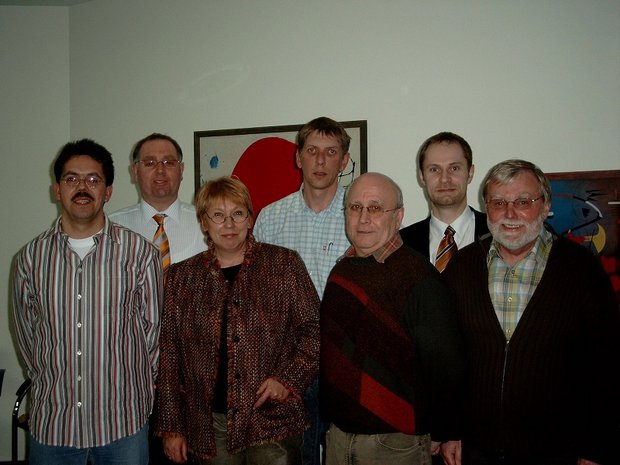 06.04.2005 - Gruppenbild nach Gründungsversammlung: Der erste Vorstand der Radio Runde Hamm e.V. Foto: 06.04.2005 - Gruppenbild nach Gründungsversammlung: Der erste Vorstand der Radio Runde Hamm e.V.