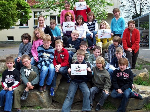 28.04.2008 "School Attack"-Aufnahme mit der Grundschule Uentrop Foto: 28.04.2008 "School Attack"-Aufnahme mit der Grundschule Uentrop
